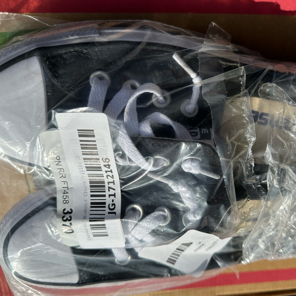 Converse all stars women's size 5.5